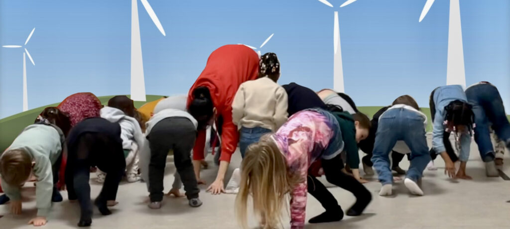 Des enfants en séance de danse